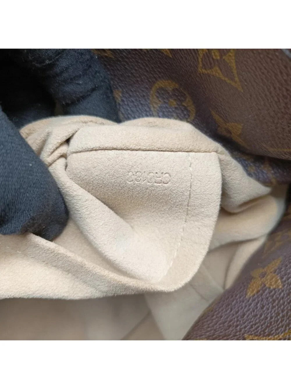 Louis Vuitton Artsy GM Monogram Brown Canvas Handbag